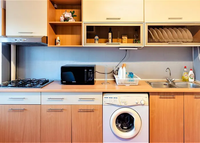 Parliament Merlot Unirii Square 5 Bedrooms Luxury Old Town Apartment Bucharest