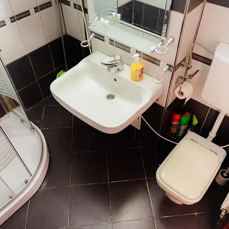 Parliament Merlot Unirii Square 5 Bedrooms Luxury Old Town Bucharest