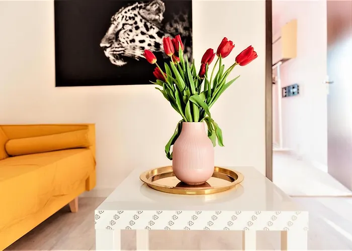 Parliament Merlot Unirii Square 5 Bedrooms Luxury Old Town アパート