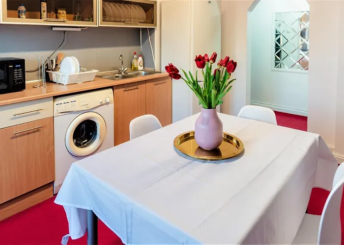 Parliament Merlot Unirii Square 5 Bedrooms Luxury Old Town アパート *